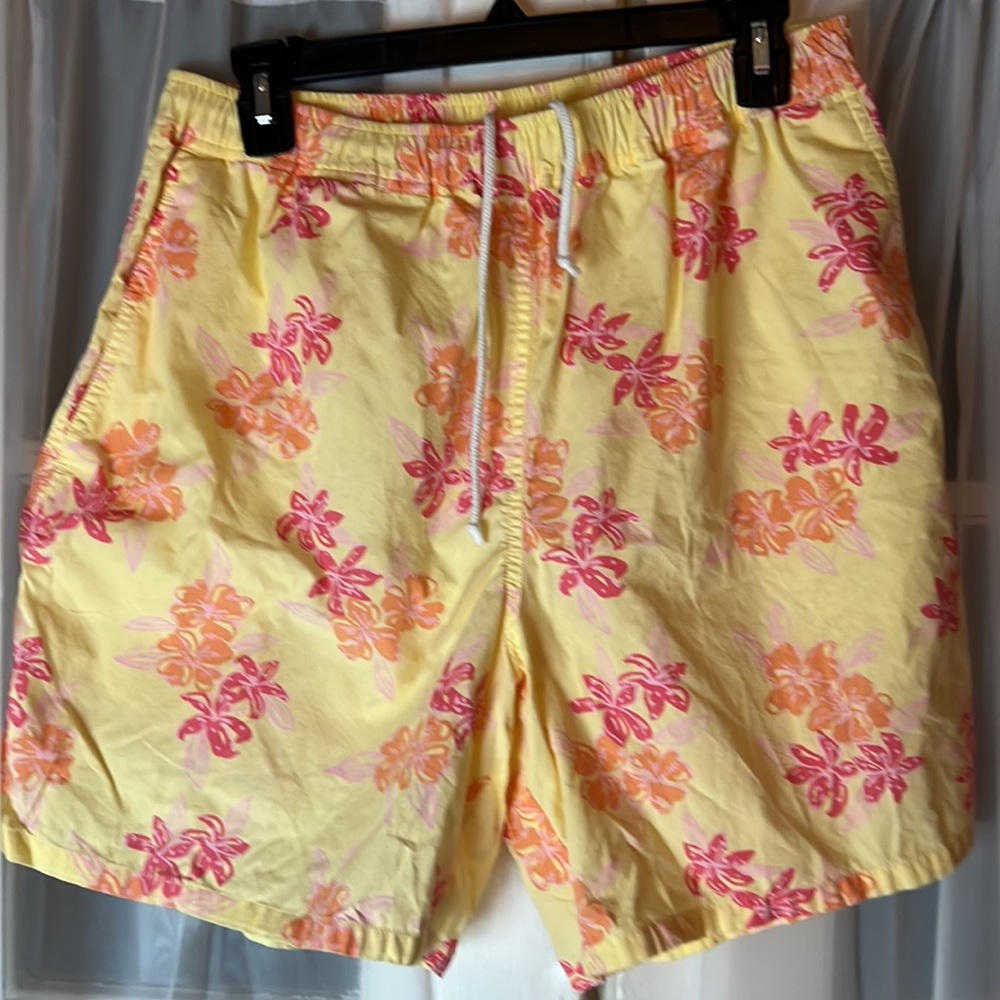 Lilly Pulitzer Floral Cotton Swim Shorts Men’s Medium Trunks Yellow